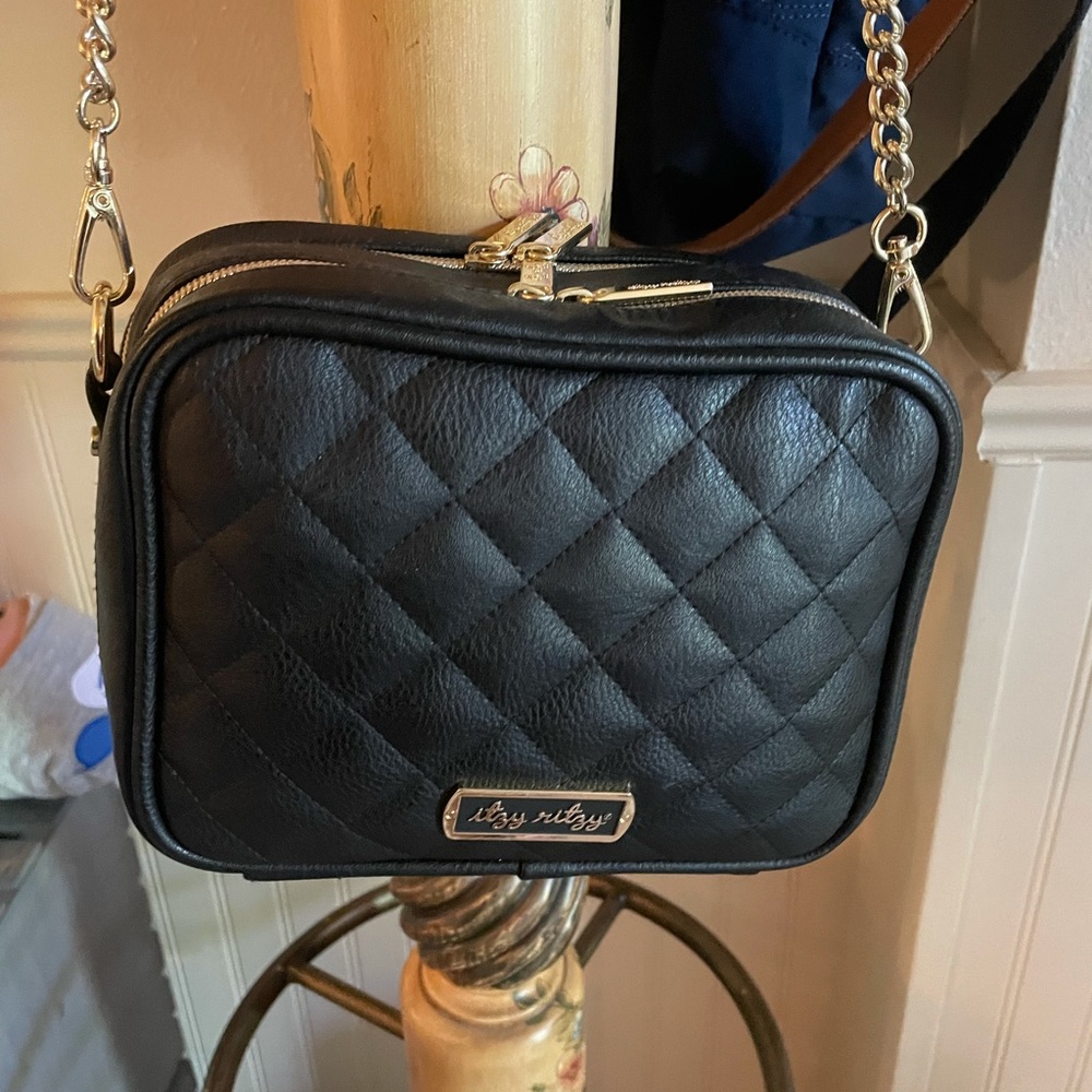 Itzy Ritzy crossbody diaper bag